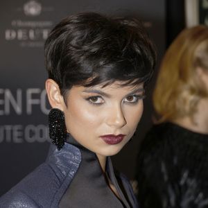 L'ancienne Miss France y a réagi.

Eve Gilles au défilé Julien Fournié "Collection Haute Couture Printemps/Eté 2025" lors de la Fashion Week de Paris (PFW), le 28 janvier 2025

© Christophe Aubert via Bestimage