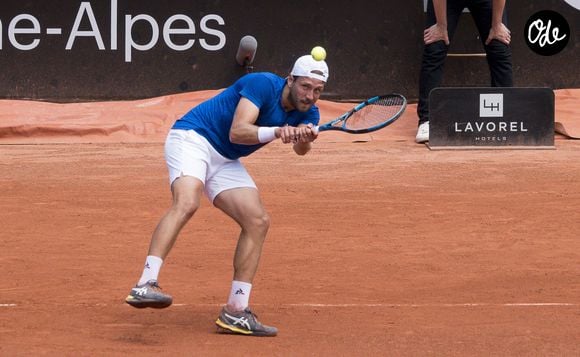 Le Français Lucas Pouille battu par l'Allemand Oscar Otte (6-3, 6-1) lors de l'Open Parc d'Auvergne Rhône Alpes à Lyon, le 16 mai 2022. 
© Sandrine Thesillat / Panoramic / Bestimage