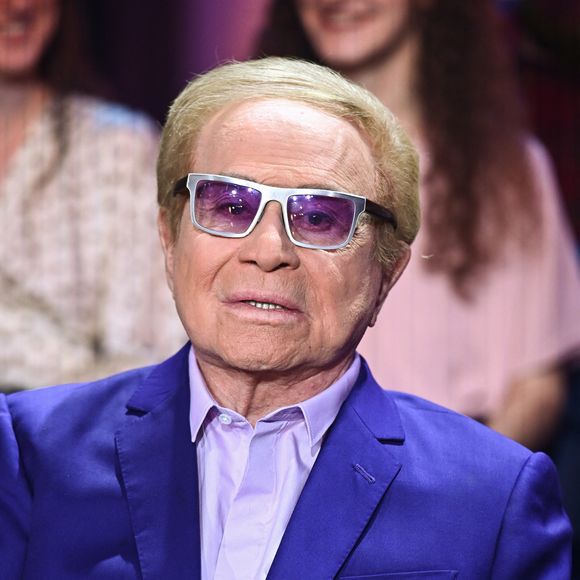 Pour l'occasion, plusieurs artistes lui rendent hommage en chansons, sous les yeux de son frère Orlando.

Exclusif - Orlando - Enregistrement de l'émission "Le Grand Echiquier : Spéciale Dalida" à l'Opéra royal de Versailles, présentée par C.Chazal et A.Manoukian, et diffusée sur France 2, le 18 mars 2025. © Guillaume Gaffiot/Bestimage