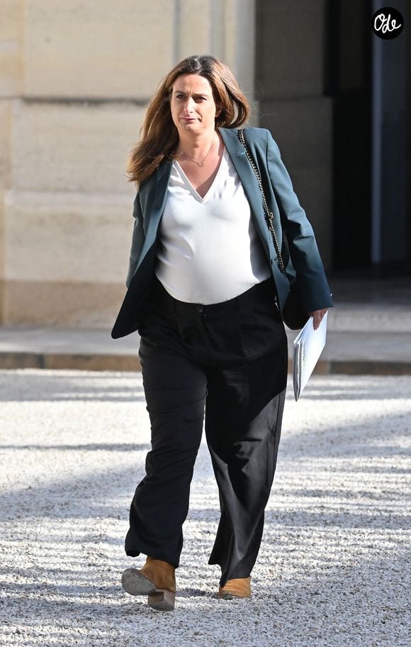 Marine Tondelier (enceinte), présidente Les Écologistes (LE) - Les chefs de partis arrivent à l'Elysée pour une réunion au format "Saint-Denis" avec Emmanuel Macron, président de la République Française. Le format dit "Saint-Denis" caractérise une rencontre entre le chef de l'Etat et tous les chefs de partis représentés au Parlement, avec pour objectif de trouver des voies de compromis politique. Paris, le 18 septembre 2026. © Christian Liewig/Bestimage