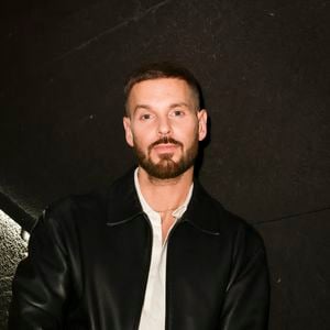 Matt Pokora s’est offert une parenthèse de rêve sur la Côte d’Azur.

Exclusif - Matt Pokora en backstage de l'enregistrement de l'émission "La fête de la chanson française - 20 ans d'émotions" à Paris. © Jack Tribeca/Bestimage