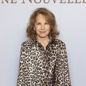 Nathalie Baye lors de l'avant première de Downton Abbey 2 : Une nouvelle ère au cinéma Gaumont Champs-Élysées Marignan à Paris le 19 avril 2022

© Olivier Borde / Bestimage