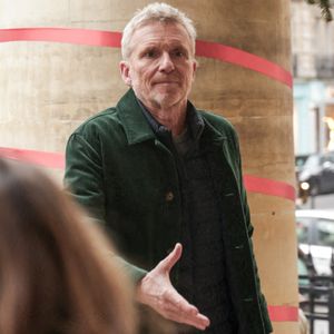 Denis Brogniart assistant à la cérémonie d'enterrement de Jean-Luc Petitrenaud à l'église Saint-Pierre du Gros Caillou dans le 7e arrondissement de Paris, France, le 17 janvier 2025. Jean-Luc Petitrenaud, critique gastronomique et personnalité de la télévision française, est décédé le 10 janvier à l'âge de 74 ans. Photo par Nasser Berzane/ABACAPRESS.COM