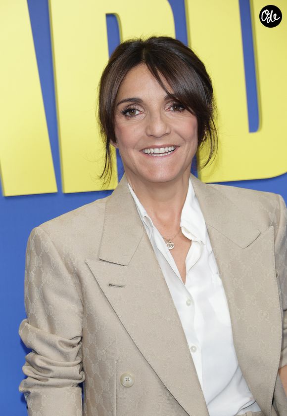 Les deux humoristes ont affiché des tenues aux couleurs parfaitement harmonisées.

Florence Foresti lors de la première du film "Une famille de bâtards" au cinéma Pathé Palace à Paris le 7 juin 2026. © Coadic Guirec / Bestimage
