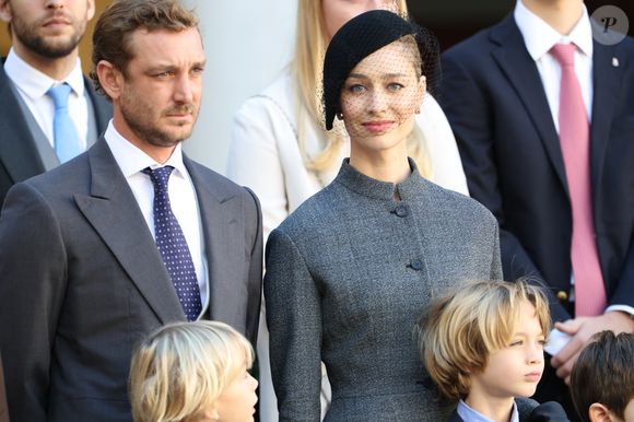 Pierre Casiraghi, Beatrice Borromeo dans la cour du palais princier le jour de la fête nationale de Monaco le 19 novembre 2024.

© Jean-Charles Vinaj / Pool Monaco / Bestimage