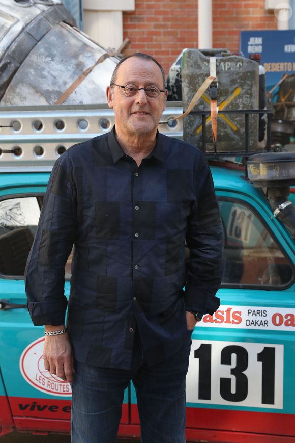 Interrogé sur ce lien entre le succès et sa rupture, il reconnaît avoir traversé une phase de déséquilibre : “J’ai perdu le goût. J’avais trop de trop. Il m’a fallu un temps pour redescendre”.


Jean Reno - Photocall du film "4 Latas" à Madrid. Le 27 février 2019