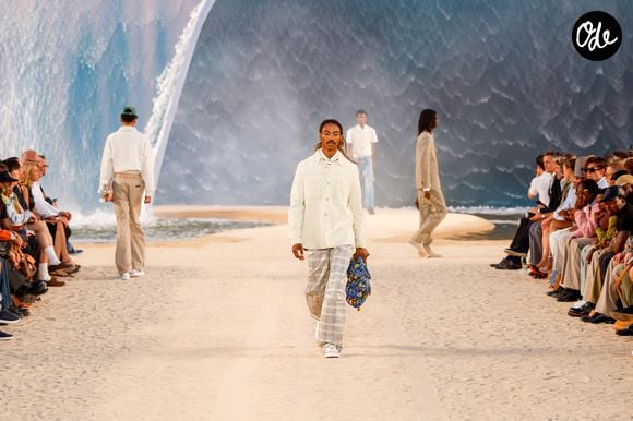 Défilé de mode Louis Vuitton Prêt à Porter Collection Homme Printemps/Été 2027 lors de la Fashion Week de Paris, à la Cité Internationale Universitaire de Paris, France, le 23 juin 2026. © Bestimage