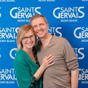 Isabelle Roche et son mari Thomas Hugues - 40ème Festival Saint-Gervais Mont-Blanc d'Humour le 8 avril 2024. © Boris Molinier via Bestimage