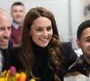 "Tout est fait pour que leur présence dans la station ne s’ébruite pas. Leur cortège est réduit au strict minimum."
Le prince William, prince de Galles, et Catherine (Kate) Middleton, princesse de Galles, rencontrent des joueurs blessés, en marge du match du tournoi des Six Nations entre le Pays de Galles et l'Angleterre à Cardiff, le 15 mars 2025.