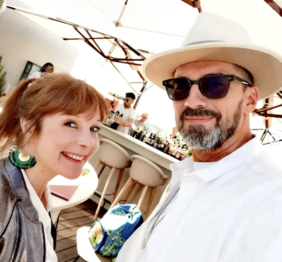 Dans la vraie vie, le comédien Franck Monsigny a déjà passé ce cap, avec Magalie Genoud. 

Franck Monsigny et sa femme Magalie Genoud sur Instagram