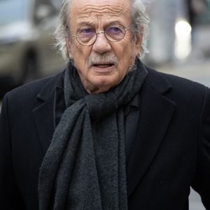 Patrick Chesnais lors de la cérémonie d'enterrement de l'acteur franco-danois Niels Arestrup devant l'église Saint-Roch à Paris, le 10 décembre 2024. Niels Arestrup, décédé le 1er décembre 2024 à l'âge de 75 ans, était un pilier du théâtre et du cinéma français depuis les années 1970, mais son profil a été rehaussé au niveau international au cours de la première décennie de ce siècle par deux films réalisés par Jacques Audiard. Photo par Nasser Berzane/ABACAPRESS.COM