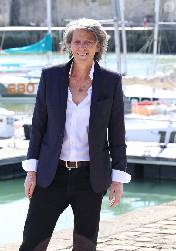 Ce nouveau duo promet une approche différente et un ton renouvelé pour la fiction policière.

Juliette Plumecocq-Mech - Photocall de la série "La tribu" lors de la 25ème édition du Festival de la fiction de la Rochelle, le 14 septembre 2023. 
© Denis Guignebourg / Bestimage