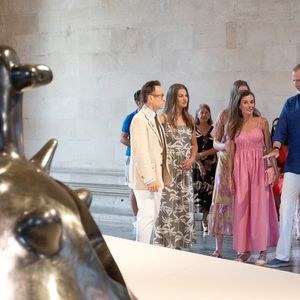 Le roi Felipe VI, la reine Letizia, la princesse héritière Leonor et la princesse Sofia visitent l'exposition "Paysage-Miro" de Joan Miro à La loge de Palma à Majorque, le 5 août 2025. LALO YASKY / BESTIMAGE