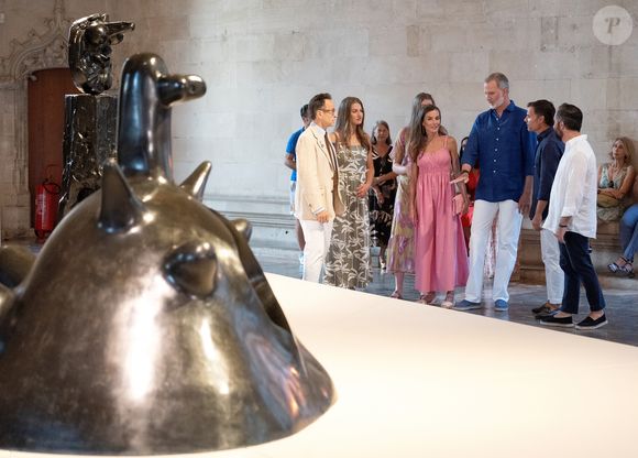 Le roi Felipe VI, la reine Letizia, la princesse héritière Leonor et la princesse Sofia visitent l'exposition "Paysage-Miro" de Joan Miro à La loge de Palma à Majorque, le 5 août 2025. LALO YASKY / BESTIMAGE