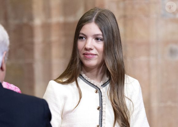 La fille cadette de Felipe VI et Letizia y poursuivra sa licence itinérante en sciences politiques et relations internationales au sein du prestigieux Forward College.

L'infante Sofia d'Espagne - La famille royale d'Espagne accueille les lauréats du prix Princesse des Asturies lors d'une réception à Oviedo. © AGENCE / BESTIMAGE