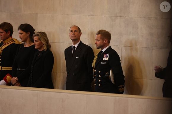 Le prince Edward, comte de Wessex et la comtesse Sophie de Wessex - Veillée des petits-enfants de la reine Elizabeth II au Westminster Hall à Londres, Royaume Uni, le 17 septembre 2022.