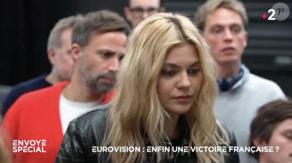 Louane Emera doit choisir le visuel officiel de l'Eurovision 2025, puisqu'elle y représentera la France, le samedi 17 mai 2025