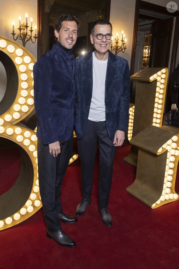 Jean-Marc Mansvel et Victor Belmondo, nouvel ambassadeur de Berluti, nouvel ambassadeur de Berluti,  - Photocall pour les 130 ans de Berluti lors de la fashion week à Paris le 22 janvier 2025. © Olivier Borde /Bestimage