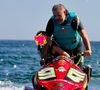 Pendant les vacances, leur fils aîné Maël a bien profité en faisant notamment du jet-ski

Maël, le fils aîné de Karine Ferri et Yoann Gourcuff, lors de ses vacances en famille dans le sud de la France. Août 2025.