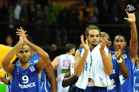 Tony Parker possède par ailleurs un haras dans le Calvados et un domaine viticole près d’Avignon, qui vient de lui valoir le titre de personnalité de l’année 2026 de La Revue du vin de France.

Les Français Tony Parker et Joakim Noah lors de la finale du Championnat d'Europe de basket-ball masculin opposant l'Espagne à la France à Kaunas, en Lituanie, le 18 septembre 2011. Photo de Christophe Guibbaud/ABACAPRESS.COM