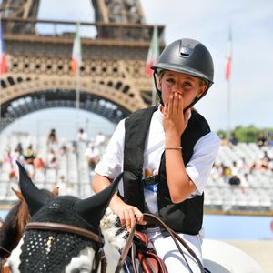 Giulia Sarkozy sur Valentine lors de la coupe Kids Cup L'Envol lors du Longines Paris Eiffel Jumping le 20 juin 2025

© Perusseau / Veeren / Bestimage