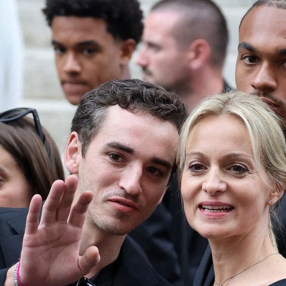 Gaston Ardisson, Audrey Crespo-Mara et son fils Zekou - Sorties des obsèques de Thierry Ardisson en l’église Saint-Roch de Paris, France, le 17 juillet 2025.  © Clovis-Jacovides/Bestimage