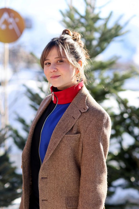 Laura Felpin - Photocall du film "L'Amour c'est Surcoté" dans le cadre de la 28ème édition du festival International du Film de Comédie à l'Alpe d'Huez le 15 janvier 2025. © Dominique Jacovides/Bestimage