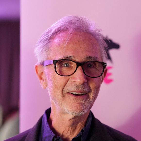 Thierry Lhermitte (Ambassadeur de HOPE) lors de la soirée annuelle de gala de l'association Hope au pavillon Gabriel à Paris le 14 octobre 2025.
L’association HOPE propose, à travers l’équithérapie et de nombreux ateliers artistiques, un accompagnement destiné aux femmes qui, après l’annonce de leur cancer, souhaitent se reconstruire émotionnellement et retrouver confiance en elles, au-delà du parcours médical.

© Anne-Sophie Guebey / Bestimage