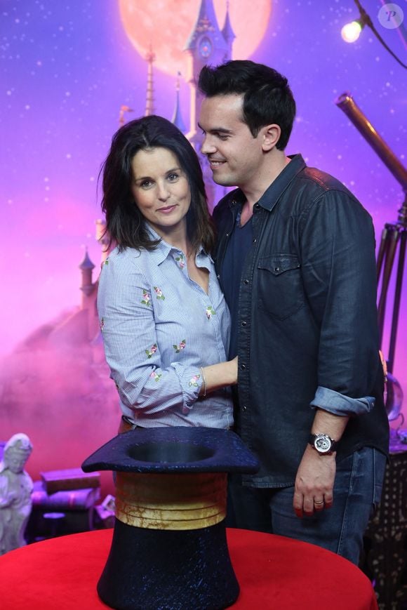 Faustine Bollaert et son mari Maxime Chattam assistent à la Première du nouveau spectacle Disney ' Mickey et le Magicien' à Disneyland Paris à Marne la Vallée, France le 02 juillet 2016. Photo par Jerome Domine/ABACAPRESS.COM