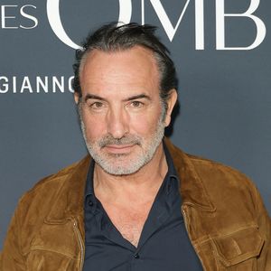 Jean Dujardin - Avant-première du film "Les rayons et les ombres au cinéma Pathé Wepler à Paris le 17 mars 2026. 

© Coadic Guirec/Bestimage