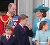 qu'elle allège suivant les besoins et surtout, suivant sa santé
Le prince William, prince de Galles, Le prince Louis de Galles, Le prince George de Galles, Catherine (Kate) Middleton, princesse de Galles, La princesse Charlotte de Galles - Les membres de la famille royale britannique au balcon de Buckingham Palace lors de la cérémonie Trooping the Colour à Londres, le 14 juin 2025.
© Jams Whatling / Julien Burton / Bestimage