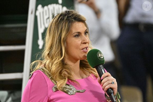 Dans une interview au "Crayon", l'ancienne joueuse de tennis déplore que les corps maigres soient à nouveau trop souvent montrés comme une normalité, de nos jours. 

Marion Bartoli interview C. Alcaraz sur le court central lors des internationaux de France de tennis de Roland Garros 2023 le 6 juin 2023. Chryslene Caillaud / Panoramic / Bestimage