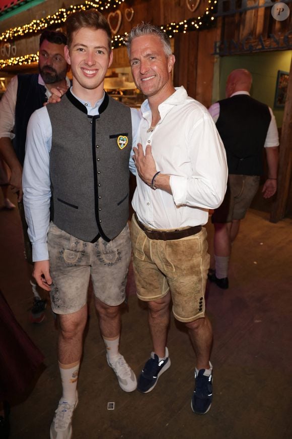 Vivien Keszthelyi n'est pas inconnue du grand public.

 David Schumacher, neveu de Michael Schumacher, s'est fiancé avec Vivien - Ralph Schumacher et son fils David à la "Fête de la Bière 2024 (oktoberfest)" à Munich,  le 22 septembre 2024. Photo par API / Bestimage