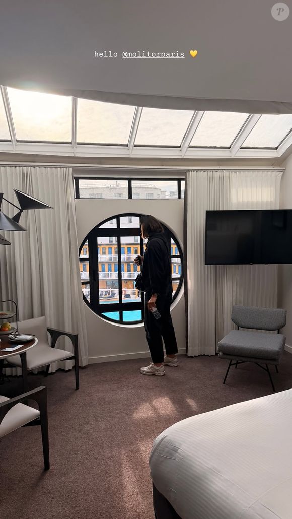 C’est au Molitor Hôtel, situé dans le 16e arrondissement de Paris, qu’elle a décidé de poser ses bagages le temps de la compétition.

Laure Manaudou se prépare à effectuer son tout premier marathon en compagnie de son grand frère Nicolas