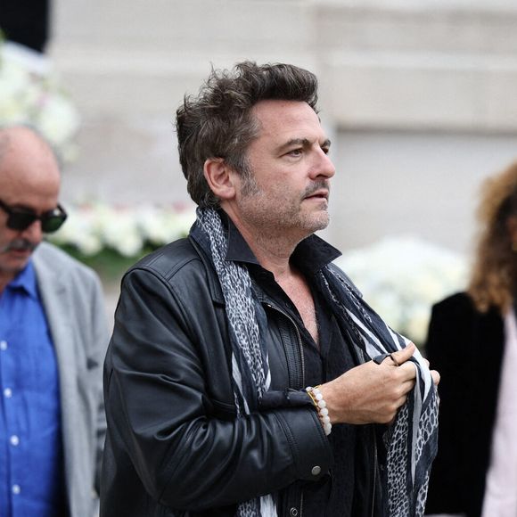 Matthieu Chedid devait se produire sur scène avec Amadou et Mariam pour Lanomali

Matthieu Chedid quittant la cérémonie funéraire de la chanteuse française Françoise Hardy au crématorium du Père Lachaise à Paris, France, le 20 juin 2024. Photo par Raphael Lafargue/ABACAPRESS.COM