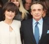 Michel Sardou et Anne-Marie Périer, tous deux divorcés, ont décidé d'unir leurs destins en se disant oui en 1999 à la mairie de Neuilly...

Mariage civil de Michel Sardou et Anne-Marie Périer, Neuilly. Crédit Abaca