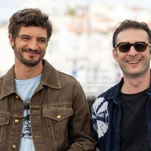 Niels Schneider, Arthur Harari - Photocall du film "L'Inconnue" lors du 79ème Festival International du Film de Cannes, le 19 mai 2026.
© Jacovides/Moreau/Bestimage