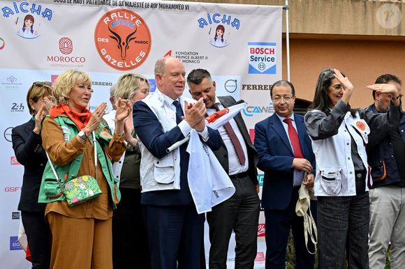 Le prince Albert II de Monaco a donné le départ de la 34eme édition du Rallye des Gazelles, depuis le chapiteau de Fonvieille à Monaco, en compagnie de Dominique Serra, la fondatrice et présidente du Rallye, de la marraine de coeur pour 2025, Luana Belmondo, Nadia Fettah Alaoui, la ministre de l'Economie et des Finances du Royaume du Maroc, du président du Conseil National Monégasque, Thomas Brezzo, et des personnalités du gouvernement, le 12 avril 2025© Bruno Bebert / Bestimage