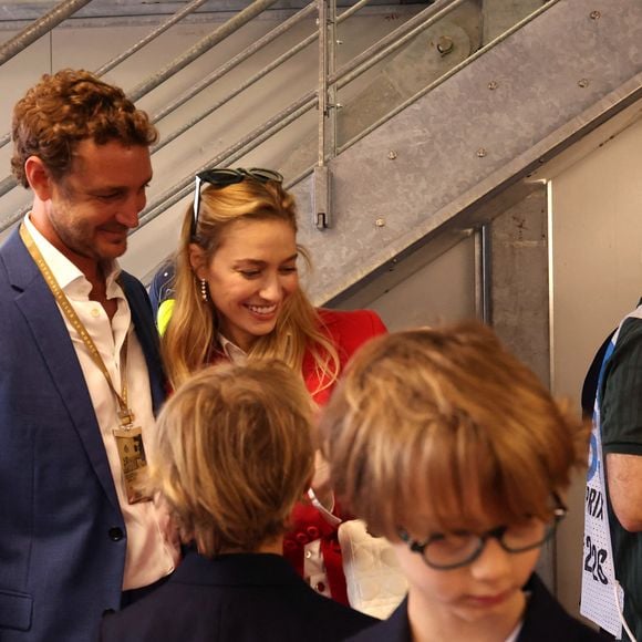 Pierre Casiraghi, Béatrice Borromeo et leurs enfants Stefano et Francesco lors du 15ème Grand Prix de Monaco Historique le 26 avril 2026.
© Claudia lbuquerque / Bestimage