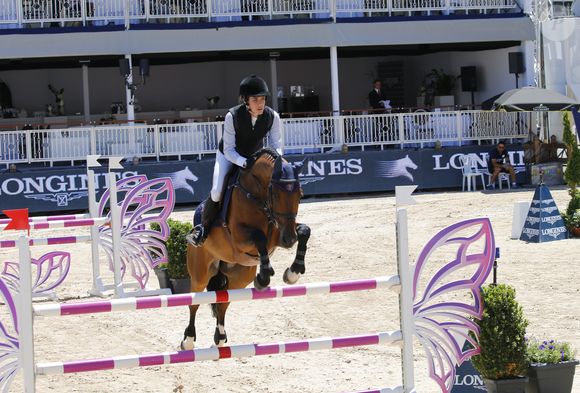 Un corps qu'elle semble arborer depuis ses 20 ans, et ce après deux grossesses.

Charlotte Casiraghi - 20e Jumping International de Monte-Carlo au Port Hercule de Monaco. La compétition célèbre cette année un double anniversaire ; les 20 ans du Jumping et les 10 ans du Longines Global Champions Tour le 25 juin 2015