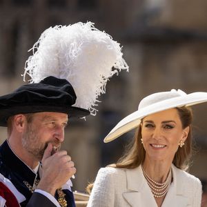 Le prince William, prince de Galles (Le prince William, prince de Galles) et Catherine, princesse de Galles (Catherine (Kate) Middleton, princesse de Galles), montent dans une calèche après la cérémonie de l'Ordre de la Jarretière à la chapelle St George, château de Windsor, le 16 juin 2025 à Windsor, Angleterre.

© Ian Vogler/MirrorPix/Bestimage