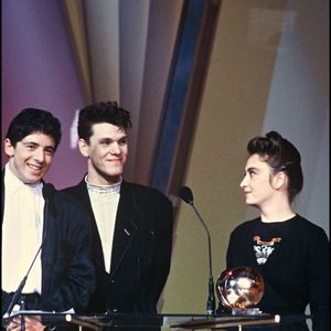 Archives - Patrick Bruel, Marc Lavoine et Catherine Ringer aux Victoires de la musique en 1987 BERTRAND RINDOFF PETROFF / BESTIMAGE