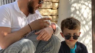 "Il y a plein de trucs que j’ai manqués" : Claudio Capéo pas toujours présent pour son fils aîné César, il a eu une prise de conscience plus tard