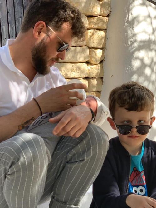 "Il y a plein de trucs que j’ai manqués" : Claudio Capéo pas toujours présent pour son fils aîné César, il a eu une prise de conscience plus tard