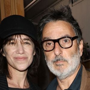 Charlotte Gainsbourg et son compagnon Yvan Attal - Soirée de mobilisation "L'Europe contre l'antisémitisme" au théâtre Antoine à Paris le 3 juin 2024. © Coadic Guirec/Bestimage