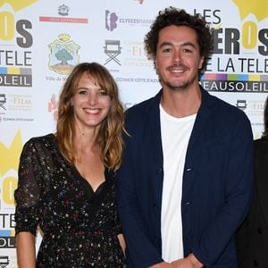 Elle a également salué la complicité qui unit depuis plus de 17 ans la bande d'amis issue de Plus belle la vie.

Élodie Varlet, Jérémie Poppe - 8ème saison des Héros de la TV à Beausoleil, le 5 octobre 2019.

© Lionel Urman/Bestimage
