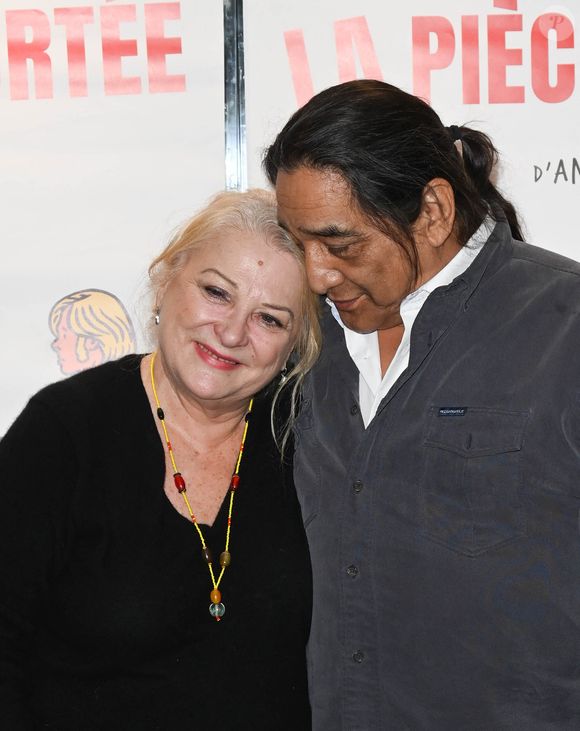 Un secret de famille qui lui a beaucoup apporté finalement...

Josiane Balasko et son mari George Aguilar à la première du film "La Pièce Rapportée" au cinéma UGC Ciné Cité Les Halles à Paris, le 30 novembre 2021.
© Guirec Coadic/Bestimage