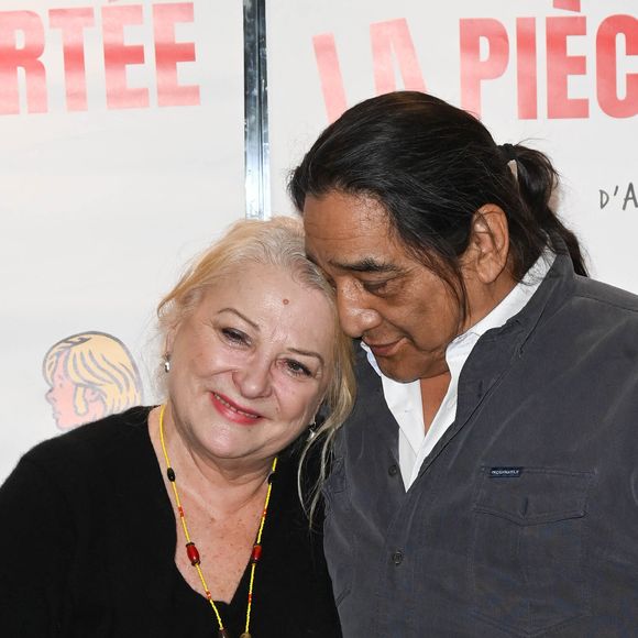 Un secret de famille qui lui a beaucoup apporté finalement...

Josiane Balasko et son mari George Aguilar à la première du film "La Pièce Rapportée" au cinéma UGC Ciné Cité Les Halles à Paris, le 30 novembre 2021.
© Guirec Coadic/Bestimage