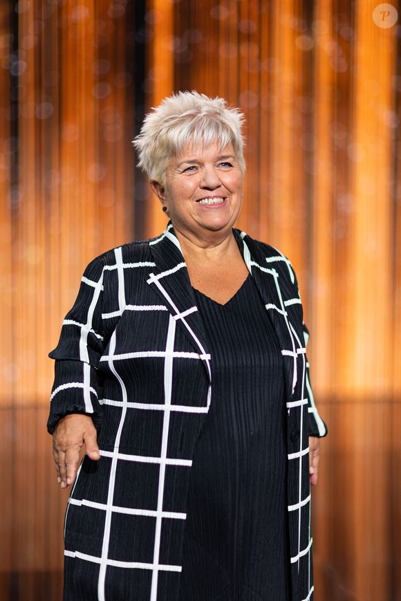 Exclusif - Mimie Mathy - Enregistrement de l'émission "La Fine Equipe : Le retour !" à Paris. Le 3 novembre 2022. © Cyril Moreau-Tiziano Da Silva / Bestimage