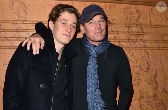Il s'appelle Benjamin
Laurent Baffie et son fils Benjamin Baffie pour la pièce "Toc toc" - Soirée de présentation de l'événement théâtral du début de l'année 2016 au théâtre Le Palace à Paris, le 30 novembre 2015. © Giancarlo Gorassini/Bestimage